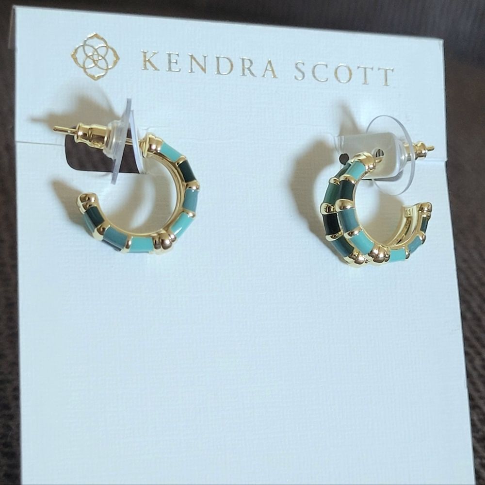 Kendra Scott "Essie" Gold💛 and Sea🌊 Green💚 Mix Huggie🤗 Earrings - NWT - Picture 10 of 16